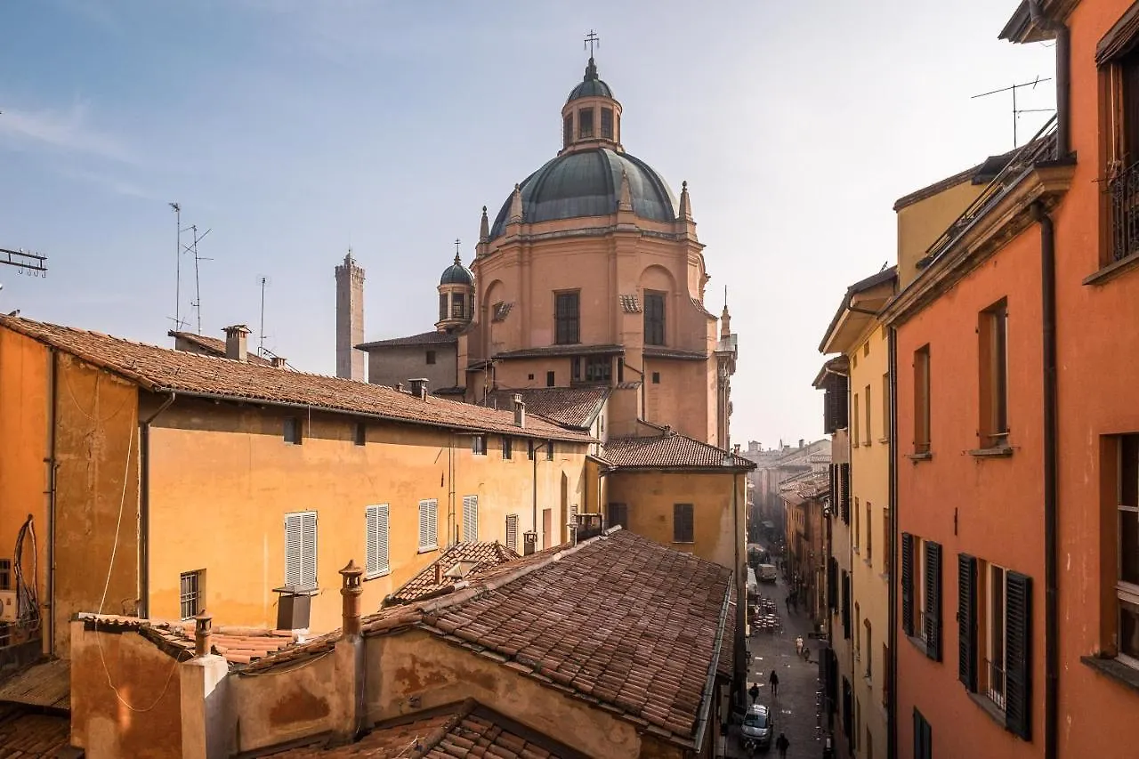 Urbanicooh Asinelli - Balcony On Piazza Maggiore Bologna Apartment